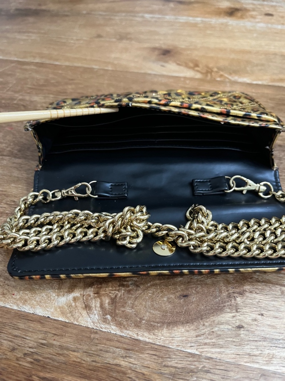 JACOBS by Marc Jacobs Leopard Clutch with Gold Chain - Picture 5 of 7